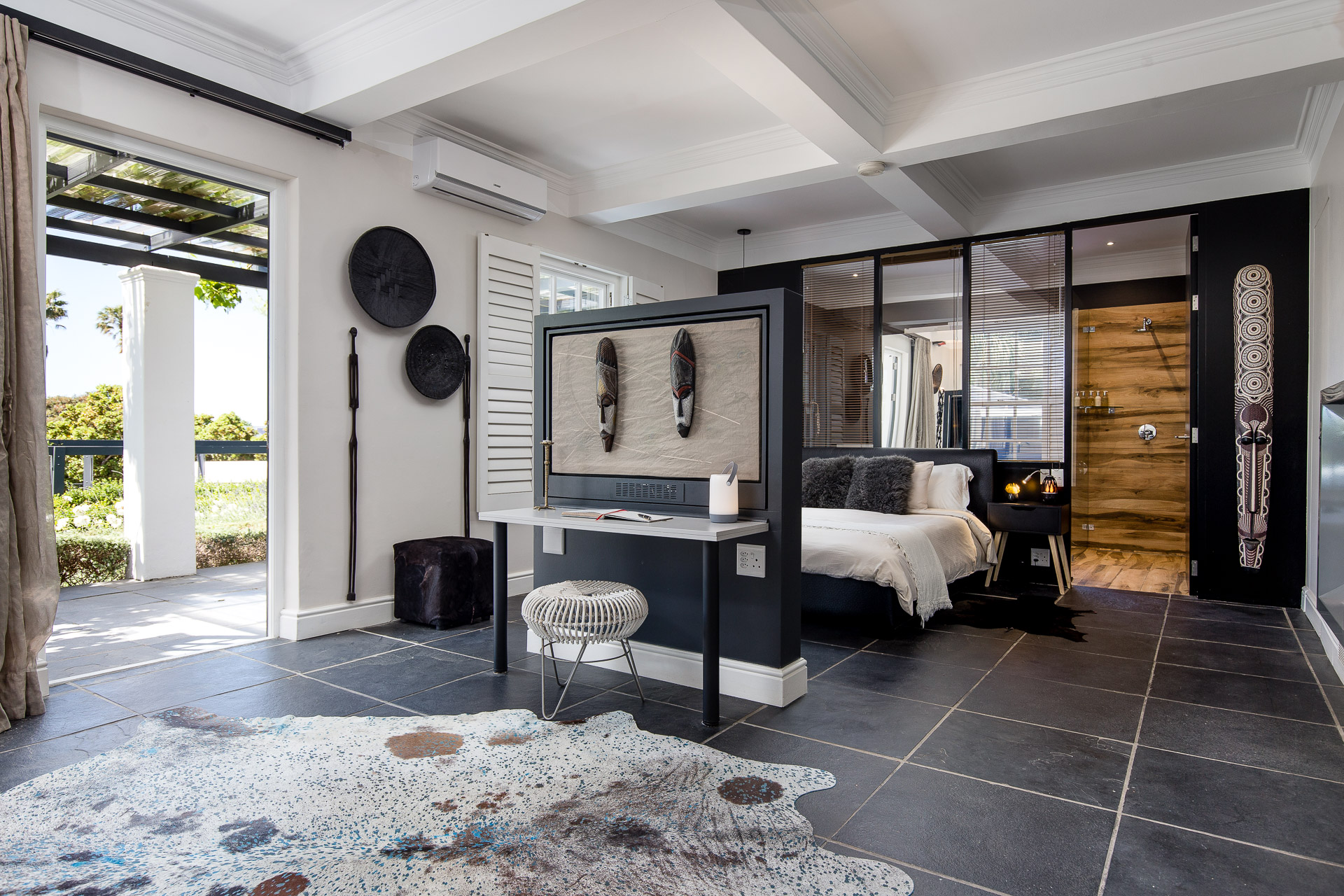 ZURI SUITE